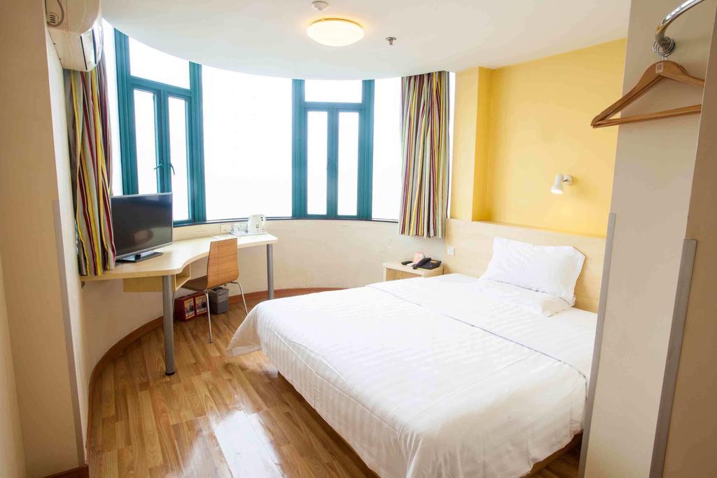 7Days Inn Qufu Sankong Csüfu Szoba fotó